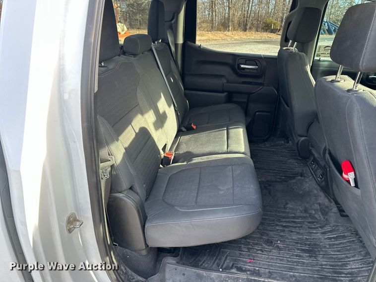 image for item DF8451 2019 Chevrolet Silverado 1500 Crew Cab pickup truck