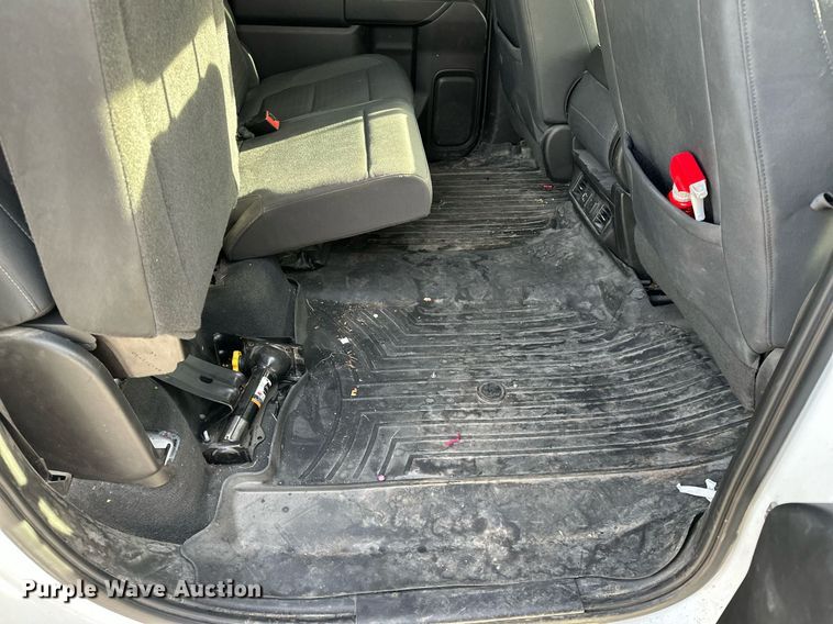 image for item DF8451 2019 Chevrolet Silverado 1500 Crew Cab pickup truck