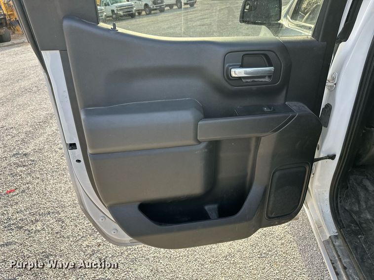 image for item DF8451 2019 Chevrolet Silverado 1500 Crew Cab pickup truck