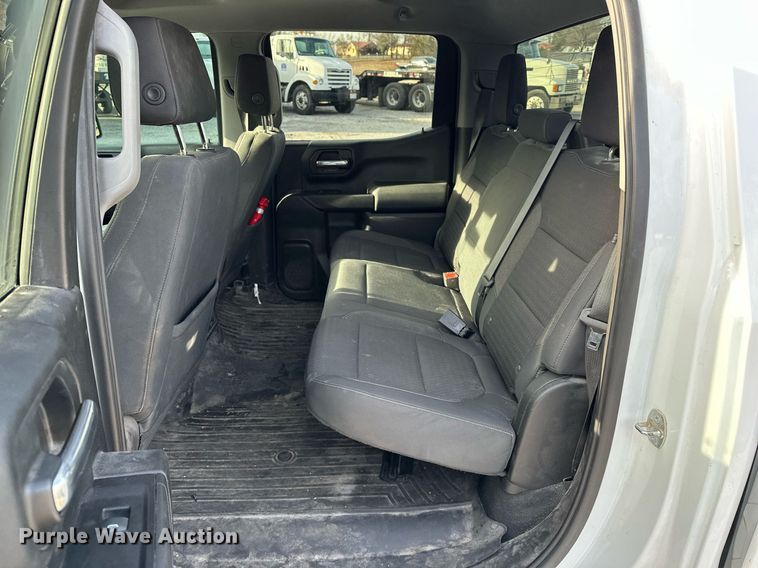 image for item DF8451 2019 Chevrolet Silverado 1500 Crew Cab pickup truck