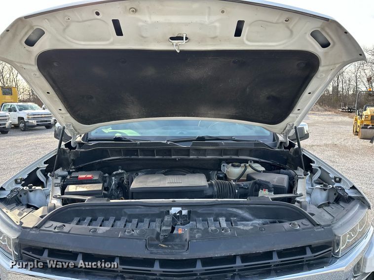 image for item DF8451 2019 Chevrolet Silverado 1500 Crew Cab pickup truck