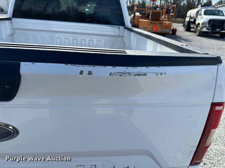 image for item DF8458 2019 Ford F150 SuperCab pickup truck