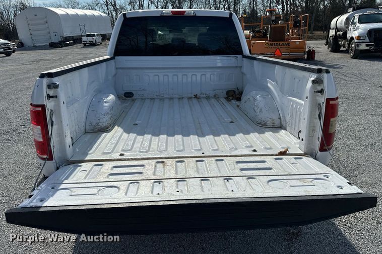 image for item DF8458 2019 Ford F150 SuperCab pickup truck