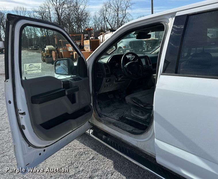 image for item DF8458 2019 Ford F150 SuperCab pickup truck