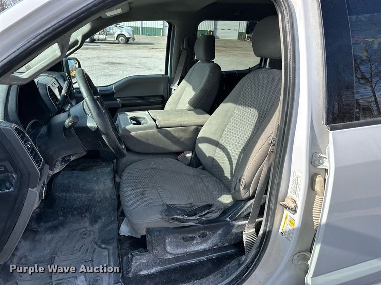 image for item DF8458 2019 Ford F150 SuperCab pickup truck