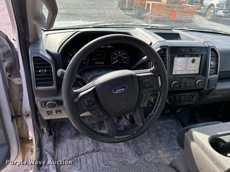 image for item DF8458 2019 Ford F150 SuperCab pickup truck