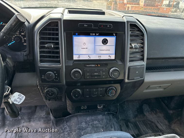 image for item DF8458 2019 Ford F150 SuperCab pickup truck