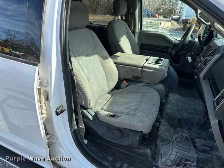 image for item DF8458 2019 Ford F150 SuperCab pickup truck