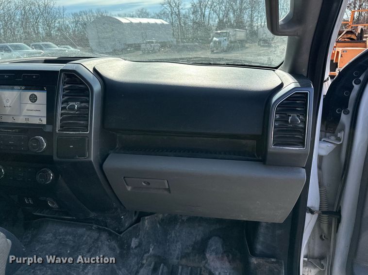 image for item DF8458 2019 Ford F150 SuperCab pickup truck