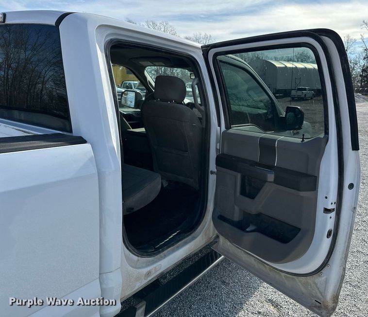 image for item DF8458 2019 Ford F150 SuperCab pickup truck