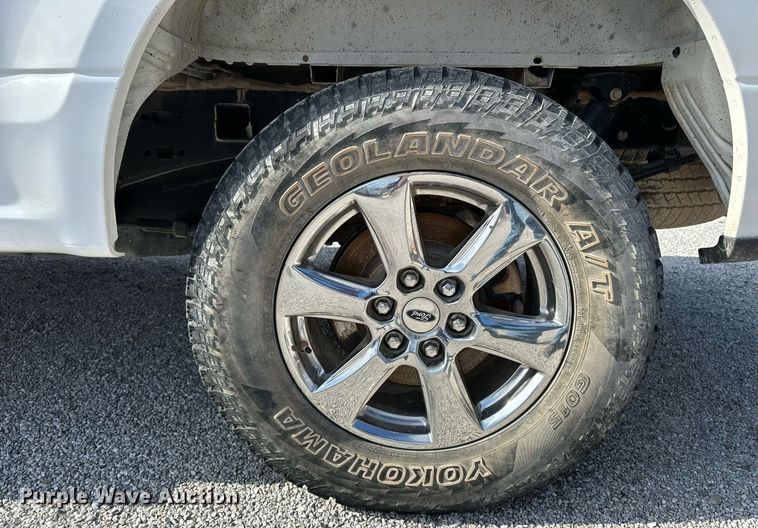 image for item DF8458 2019 Ford F150 SuperCab pickup truck