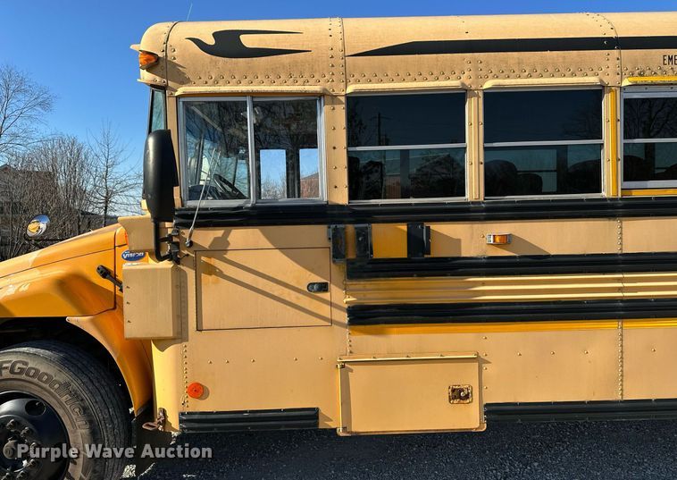 image for item DF8459 2005 Blue Bird Vision school bus