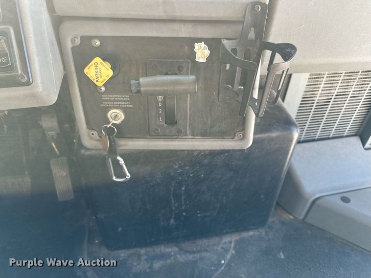 image for item DF8459 2005 Blue Bird Vision school bus