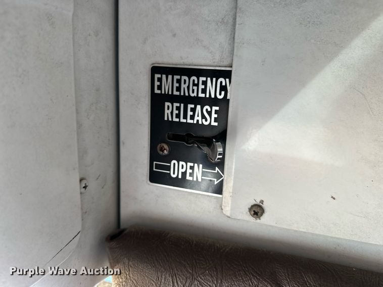 image for item DF8459 2005 Blue Bird Vision school bus