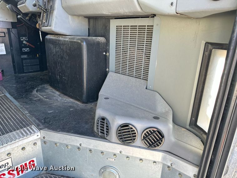 image for item DF8459 2005 Blue Bird Vision school bus