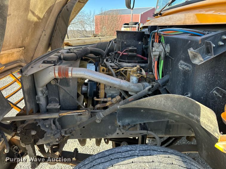 image for item DF8459 2005 Blue Bird Vision school bus