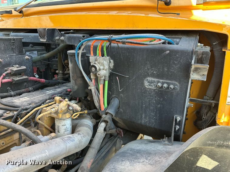 image for item DF8459 2005 Blue Bird Vision school bus