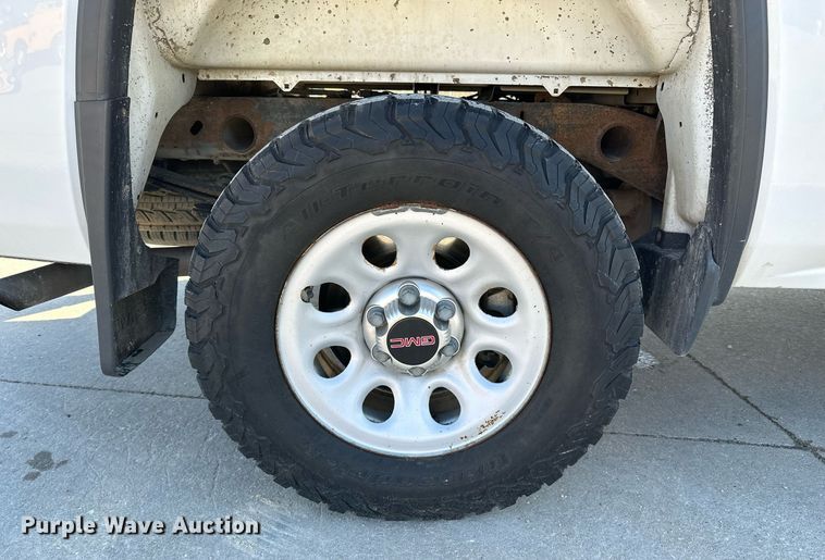 image for item DF8460 2015 GMC Sierra 1500 Double Cab pickup truck