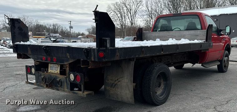 image for item DH9770 2002 Ford F550 flatbed truck