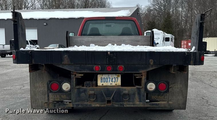 image for item DH9770 2002 Ford F550 flatbed truck