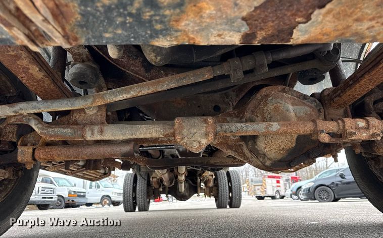 image for item DH9770 2002 Ford F550 flatbed truck