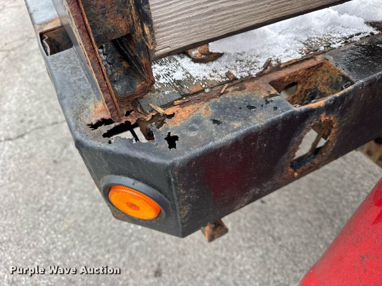 image for item DH9770 2002 Ford F550 flatbed truck