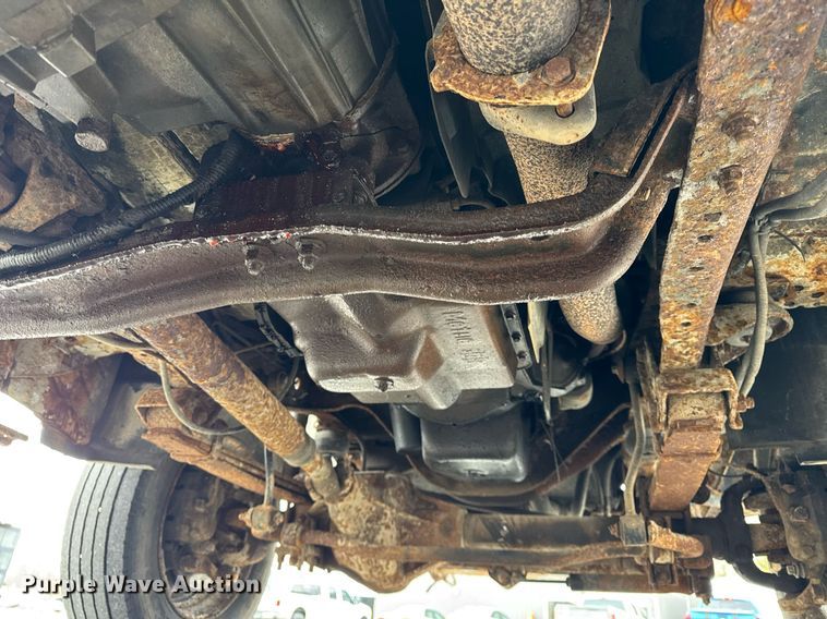 image for item DH9770 2002 Ford F550 flatbed truck