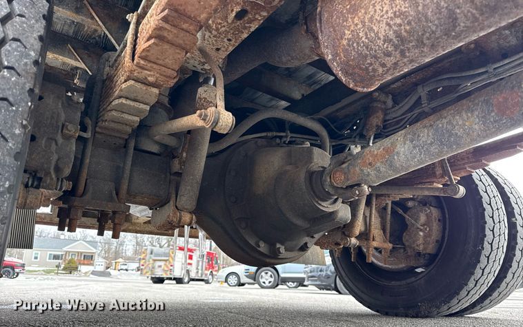 image for item DH9770 2002 Ford F550 flatbed truck