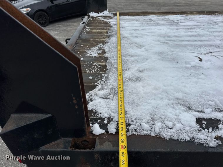 image for item DH9770 2002 Ford F550 flatbed truck