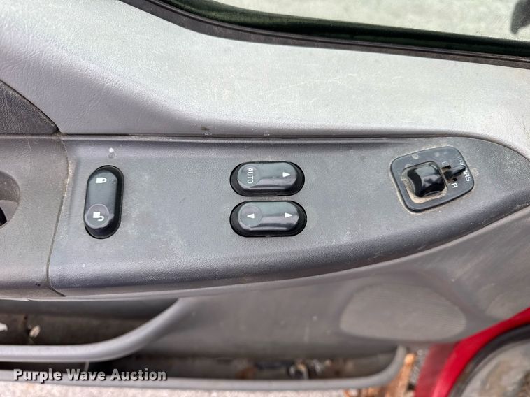 image for item DH9770 2002 Ford F550 flatbed truck