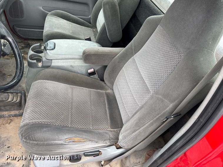 image for item DH9770 2002 Ford F550 flatbed truck