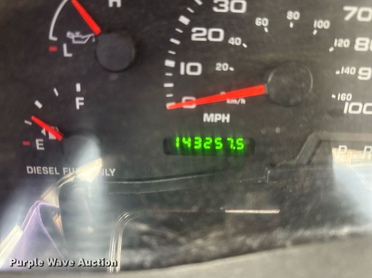 image for item DH9770 2002 Ford F550 flatbed truck