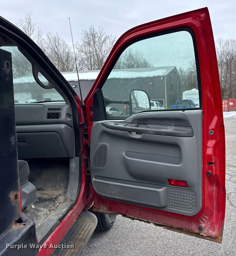 image for item DH9770 2002 Ford F550 flatbed truck