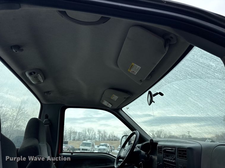 image for item DH9770 2002 Ford F550 flatbed truck