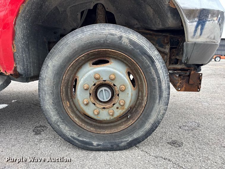 image for item DH9770 2002 Ford F550 flatbed truck