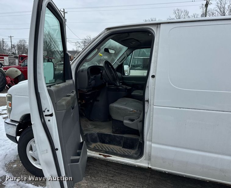 image for item DH9773 2008 Ford E350 van