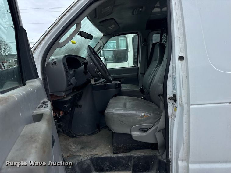 image for item DH9773 2008 Ford E350 van