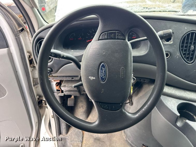 image for item DH9773 2008 Ford E350 van