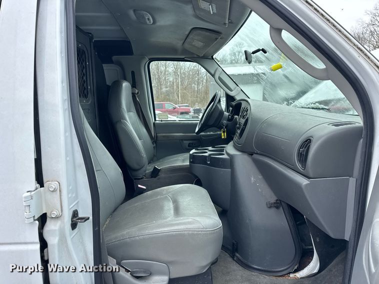 image for item DH9773 2008 Ford E350 van