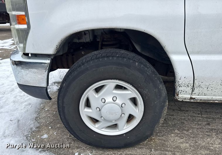 image for item DH9773 2008 Ford E350 van