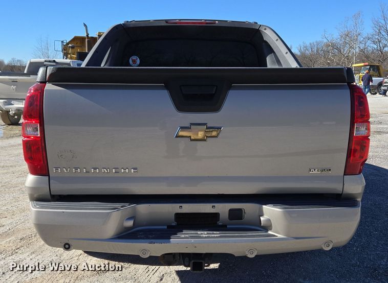 image for item DH9795 2008 Chevrolet Avalanche Crew Cab pickup truck