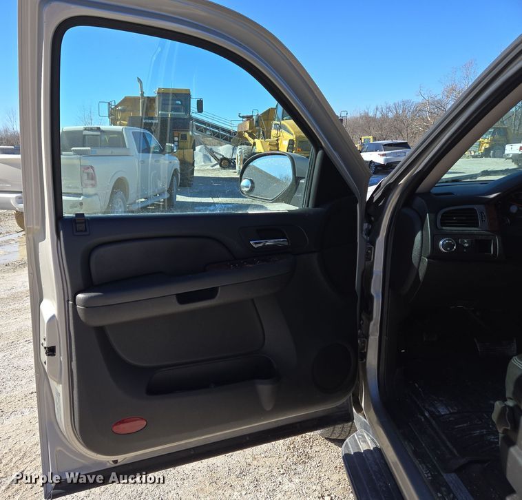 image for item DH9795 2008 Chevrolet Avalanche Crew Cab pickup truck