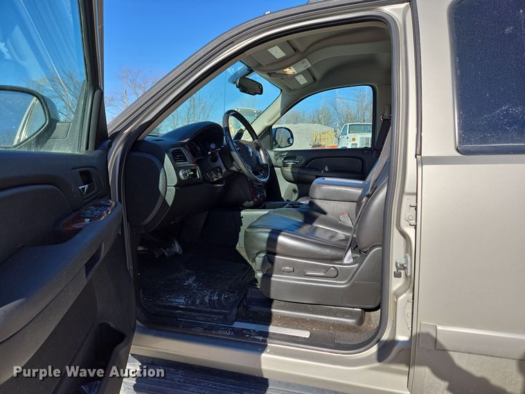 image for item DH9795 2008 Chevrolet Avalanche Crew Cab pickup truck