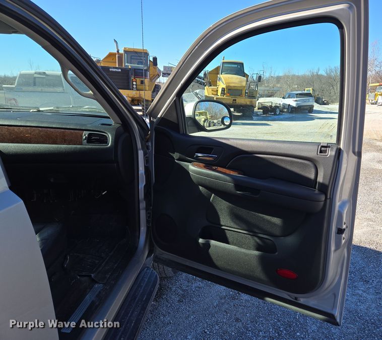 image for item DH9795 2008 Chevrolet Avalanche Crew Cab pickup truck