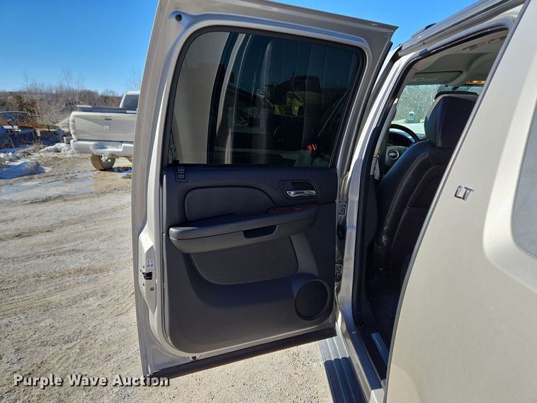 image for item DH9795 2008 Chevrolet Avalanche Crew Cab pickup truck