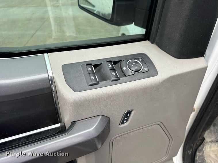 image for item DH9804 2019 Ford F150 XLT SuperCrew pickup truck