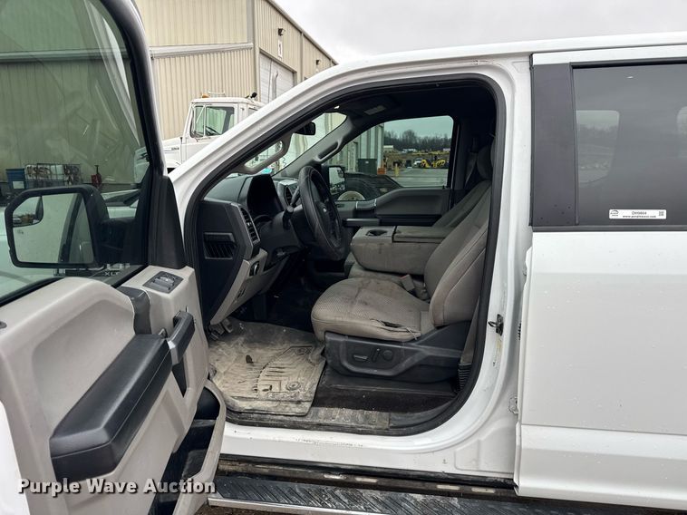 image for item DH9804 2019 Ford F150 XLT SuperCrew pickup truck