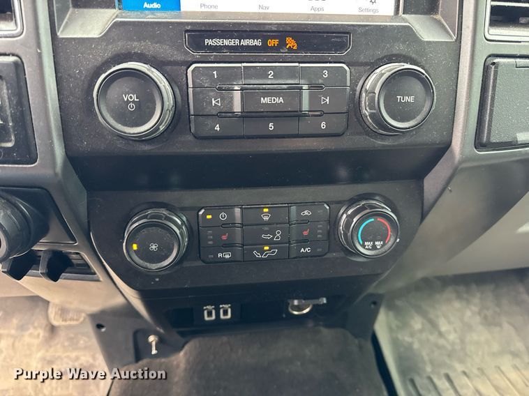 image for item DH9804 2019 Ford F150 XLT SuperCrew pickup truck