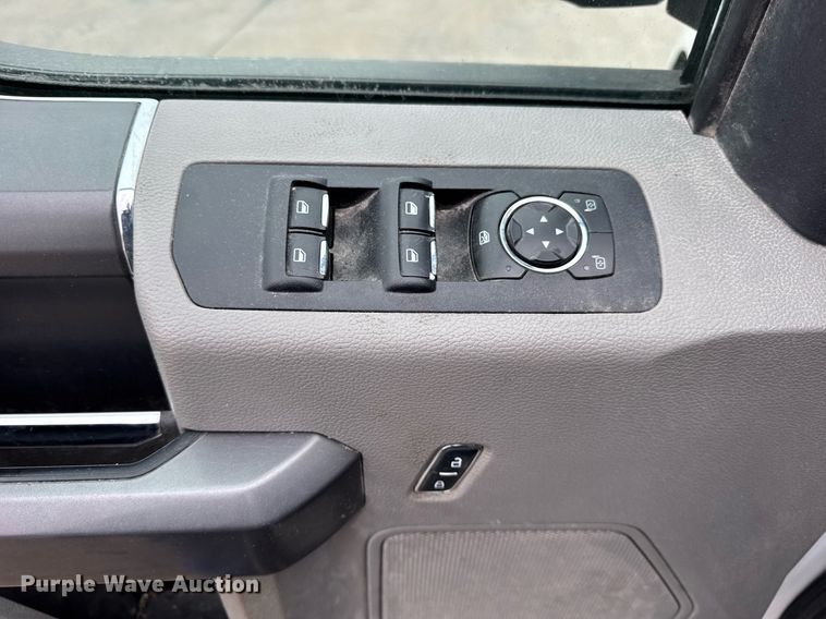 image for item DH9805 2020 Ford F150 XLT SuperCrew pickup truck