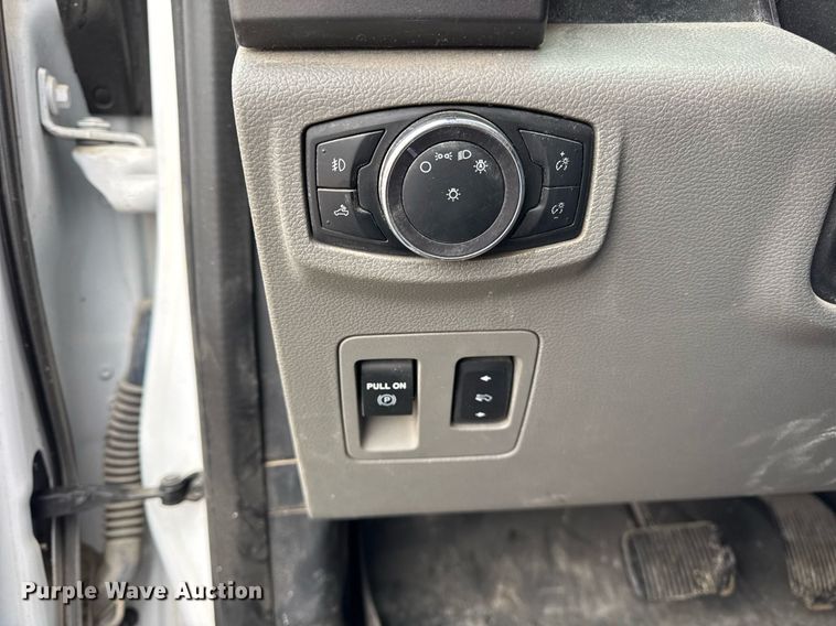 image for item DH9805 2020 Ford F150 XLT SuperCrew pickup truck